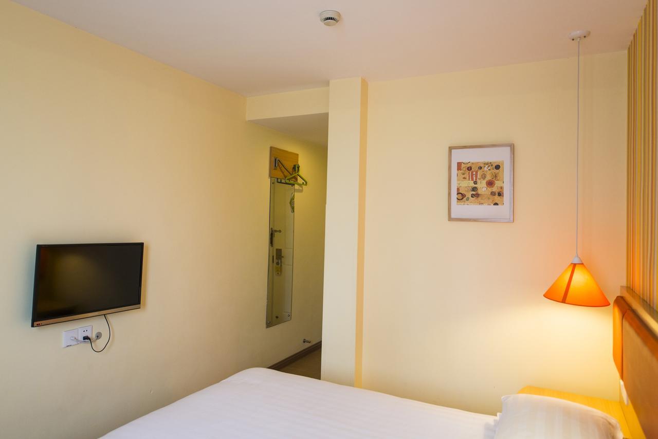 Home Inn Shanghai Hongqiao Terminal Jinshajiang Road Changfeng Kültér fotó